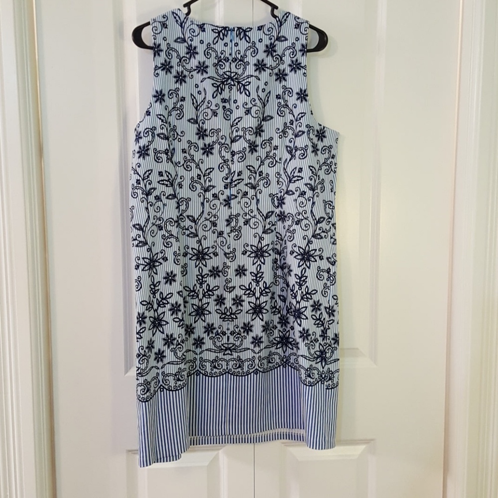 Floral print dress - Picture 3 of 3